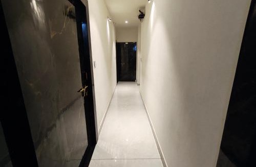 Kolkata House | Om Lodge Near Howrah Railway Station Family Friendly