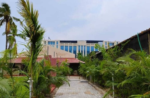 Kelambakkam Hotel | OMR GRAND INN