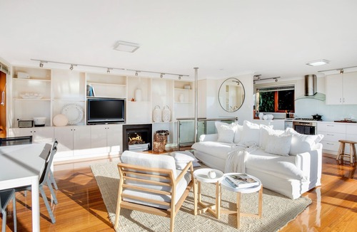 Boat Harbour Beach House | OUTSTANDING! WHITE HOUSE TASMANIA WINTER SPECIAL MIN STAY 2 NIGHTS TILL OCTOBER.