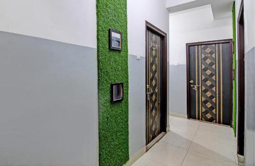 Block E Hotel | OYO 82026 BANGUR INN