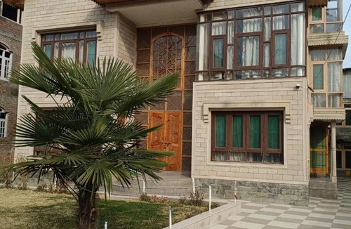 Srinagar House | p&q's guest house