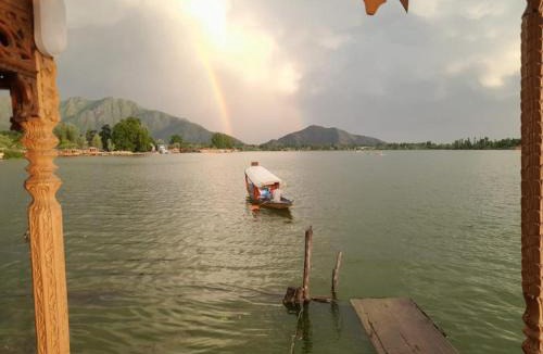 Nagin Bagh Hotel | Palace Heights Houseboats