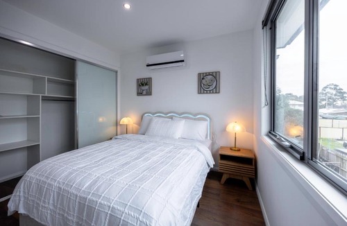 Braybrook House | Parkside Ember Luxe w Campfire and Entertainment Lounge