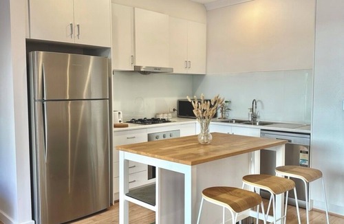 Lightsview Apartment | Peaceful 3BR Retreat Free Parking Close City