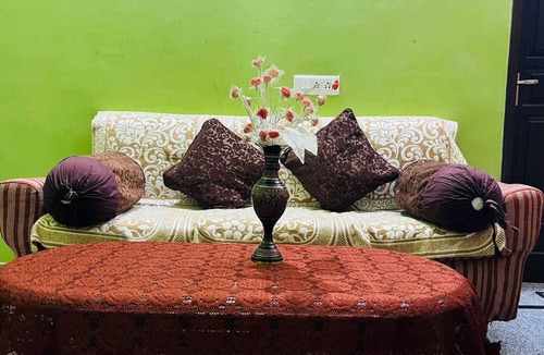 Varanasi House | Peaceful area in the middle of city.15 mins away from ghats and Vishwanathtemple
