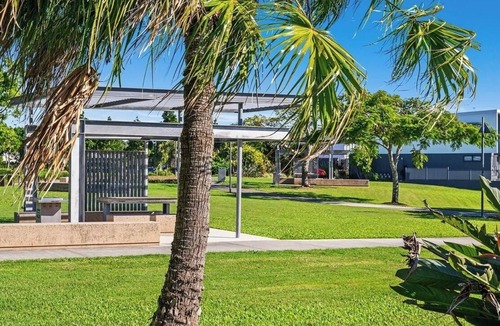 Gold Coast House | Peaceful Oasis, Prime Location - close to Pool, Gym, and Golf Courses