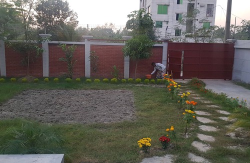 Dhaka Division Villa | Peaceful Villa with 3 rooms, a pool & green yard, 15 min from Airport