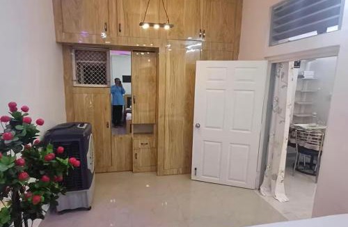 Lakdi Ka Pul Apartment | Pearl city retreat