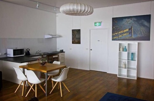 Penguin Apartment | Penguin Beachfront Apartments