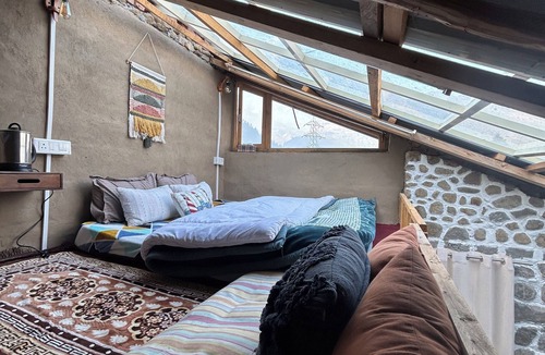 Naggar Bed & Breakfast | Perfect 1-bedroom bed and breakfast in adorable Naggar
