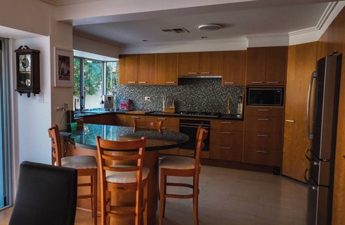 Trigg House | Perth Beach House near Scarborough Pool Spa Sauna & Ocean Views.