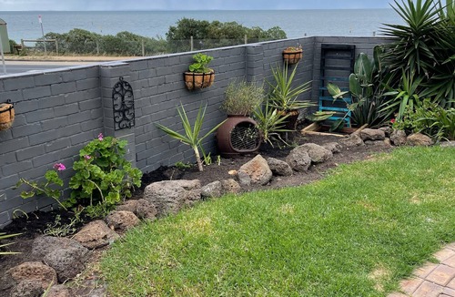 Mornington Villa | Pet friendly beachfront haven - opposite superb Fisherman’s Beach Mornington