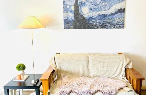 Coolbellup House | Pet friendly central newly renovated cosy home