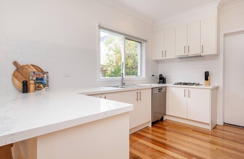 Hampton House | Pet Friendly - Simply Hampton by Property Mums
