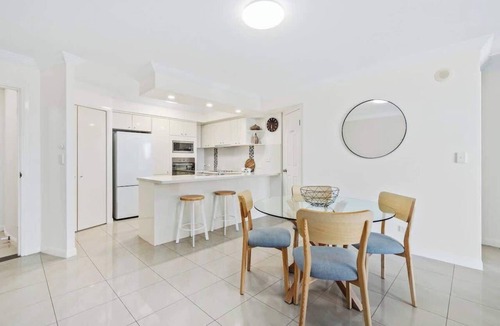 Broadbeach Apartment | Phoenician 2 Bedroom