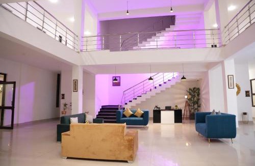 Kathua Hotel | Pine Hideout