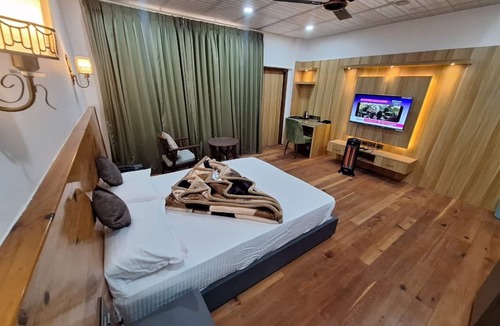 Bomdila Hotel | Pines Dirang Homestay