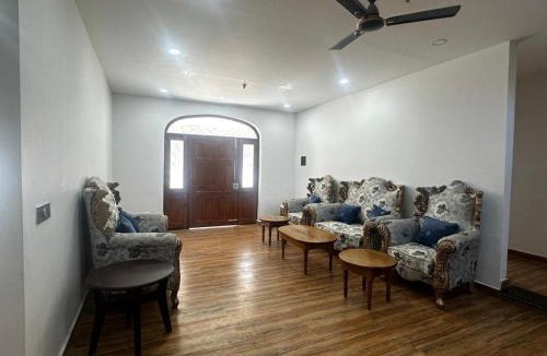 Bomdila Hotel | Pines Dirang Homestay
