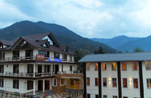 Gunehr Hotel | Pink Park by Panache Hotels
