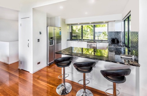 Hamilton Island Apartment | Pinnacle 9, Seaview Apartment on Hamilton Island
