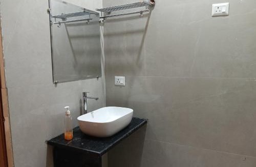Greater Noida Hotel | PLAY GOLDEN PETELS near cherry county