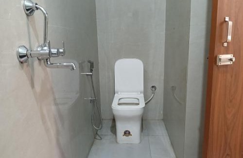 Greater Noida Hotel | PLAY GOLDEN PETELS near cherry county