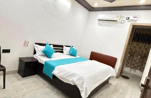 Vrindavan Hotel | PLAY HOTEL VIDYA DHAM vrindavan