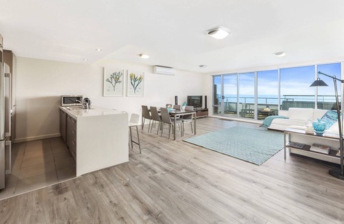 Lorne Apartment | Point Grey Apartment 13
