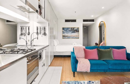 Darlinghurst Apartment | Poolside Studio Retreat Near Oxford Street