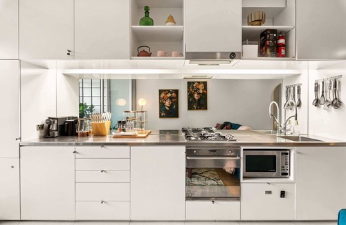 Darlinghurst Apartment | Poolside Studio Retreat Near Oxford Street