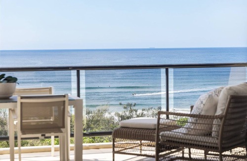 Sunrise Beach Apartment | Postcard on Sunrise Ocean Views walk to Beach