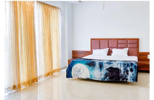 Badnawar Hotel | Prachi Shree Hotel and Resort