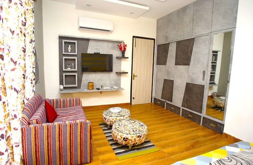 Palanpur Villa | Premium Private Room