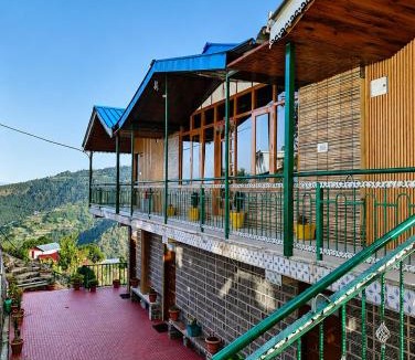 Kandaghat Hotel | pristine mountain lodge