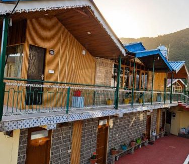 Kandaghat Hotel | pristine mountain lodge