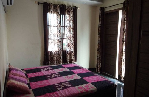 Kharar House | Private Room - AC/Wifi/Excellent Food