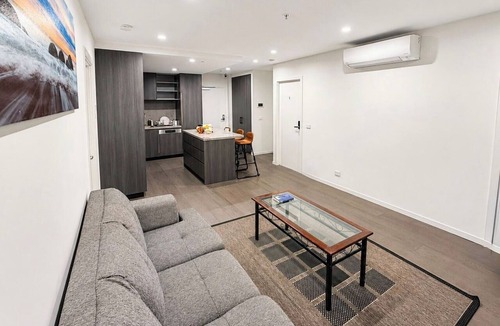 Sunshine Apartment | Private Room in Sunshine · Hospital and Uni Close