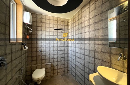 Chendhare Hotel | PrivyStays St. Ricky's Apartment Hotel