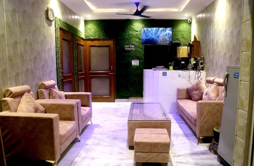 Taj Ganj House | Pyrenees Homestay