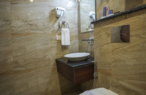 Shivpuri Hotel | Q Saina's S K Regency