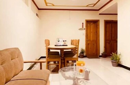 New Manali Apartment | Queen Bedroom Snowview Balcony