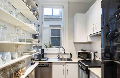 Kings Cross Apartment | Quiet Art Deco 2BR Retreat in the Heart of Potts Point