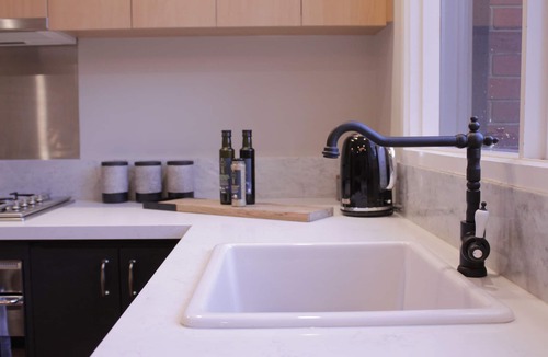 South Melbourne House | Quiet Townhouse close to City, Crown, Markets, Cafes, Shopping