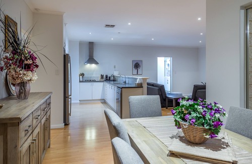 Quinns Rocks House | Quinns Beach Getaway | Family Retreat with Pool, Steps to the Beach