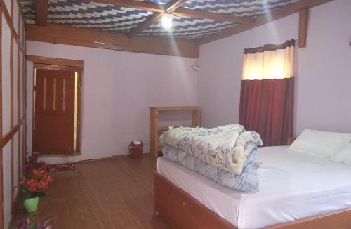 Bomdila House | R N HomeStay