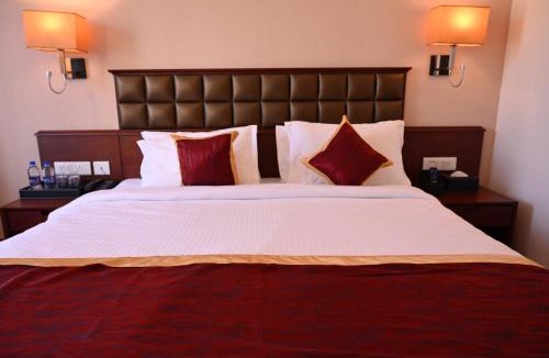 Thoraipakkam Hotel | Raaj Bhaavan Clarks Inn Chennai