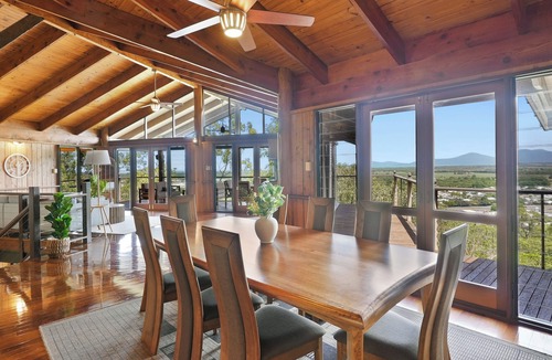Smithfield House | Rainforest Treehouse Sanctuary
