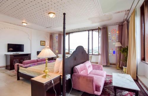 Lake Swaroop Sagar Hotel | Raj Kuber - A Boutique Lake View Hotel