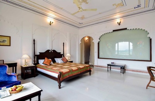 Lake Swaroop Sagar Hotel | Raj Kuber - A Boutique Lake View Hotel