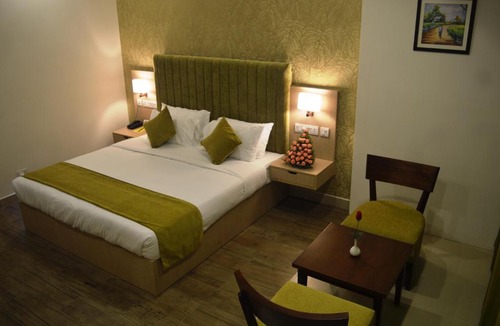 Muvattupuzha Hotel | Raj Riveria Hotel